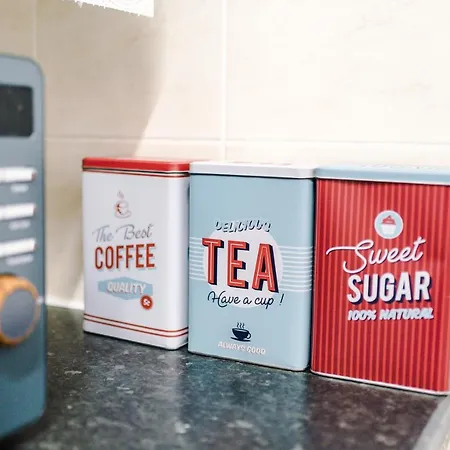 Holiday home 65 Inch Tv & Luxurious 2 Bedroom For Your Ultimate Getaway *