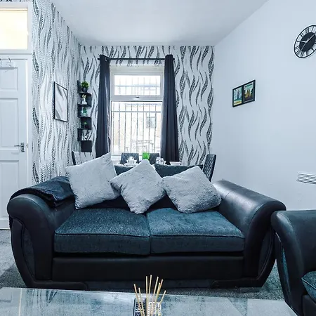 65 Inch Tv & Luxurious 2 Bedroom For Your Ultimate Getaway Bradford (West Yorkshire)
