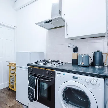 65 Inch Tv & Luxurious 2 Bedroom For Your Ultimate Getaway Bradford (West Yorkshire)