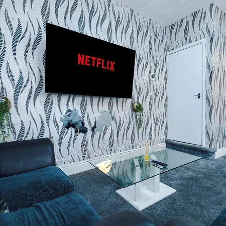65 Inch Tv & Luxurious 2 Bedroom For Your Ultimate Getaway Сasa de vacaciones Bradford (West Yorkshire)