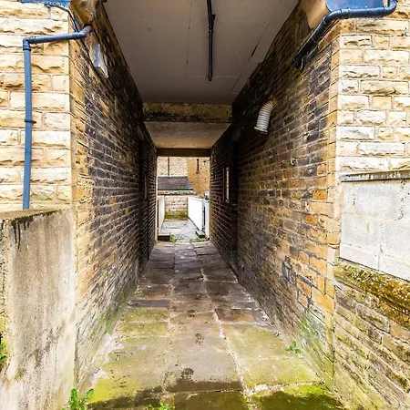 65 Inch Tv & Luxurious 2 Bedroom For Your Ultimate Getaway Holiday home *