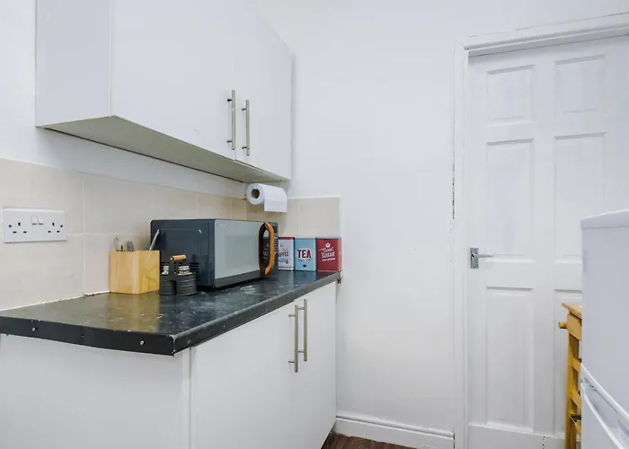 Holiday home 65 Inch Tv & Luxurious 2 Bedroom For Your Ultimate Getaway