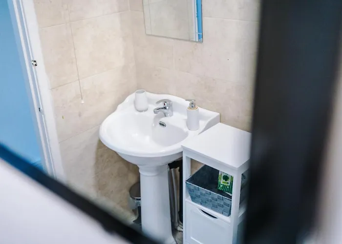 65 Inch Tv & Luxurious 2 Bedroom For Your Ultimate Getaway *