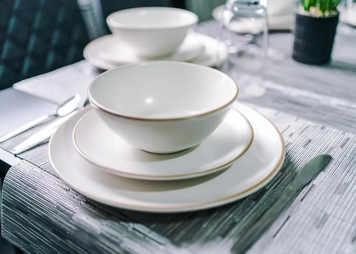 Holiday home 65 Inch Tv & Luxurious 2 Bedroom For Your Ultimate Getaway *