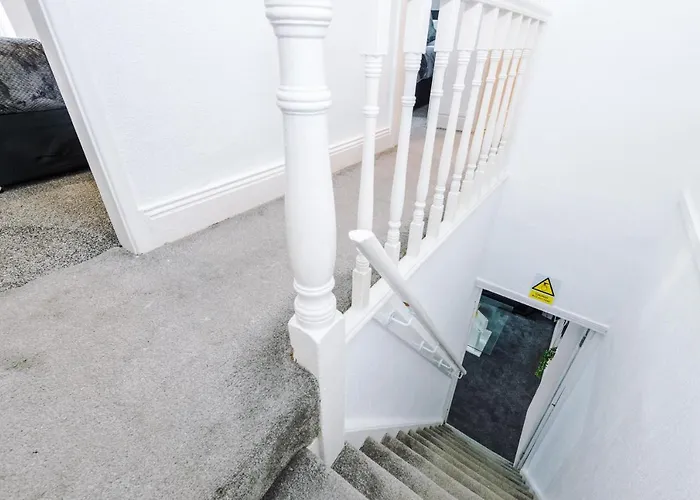 65 Inch Tv & Luxurious 2 Bedroom For Your Ultimate Getaway * Bradford (West Yorkshire)