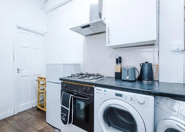 65 Inch Tv & Luxurious 2 Bedroom For Your Ultimate Getaway Bradford (West Yorkshire)