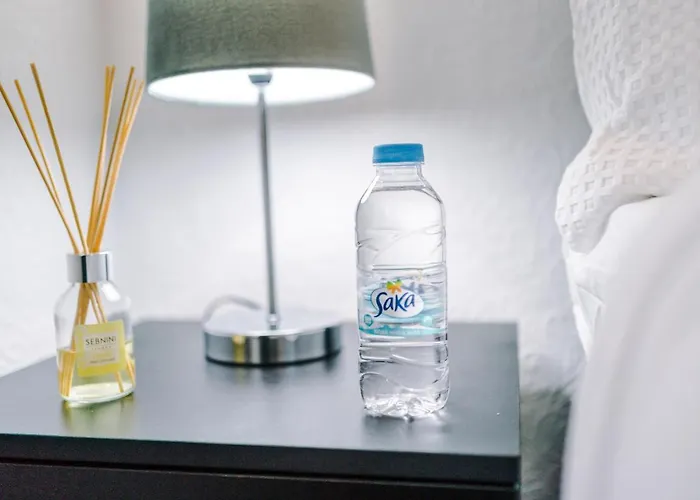 65 Inch Tv & Luxurious 2 Bedroom For Your Ultimate Getaway Holiday home *