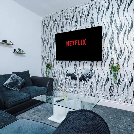 בית נופש 65 Inch Tv & Luxurious 2 Bedroom For Your Ultimate Getaway