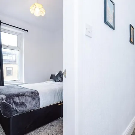 בית נופש 65 Inch Tv & Luxurious 2 Bedroom For Your Ultimate Getaway *