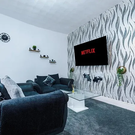 בית נופש 65 Inch Tv & Luxurious 2 Bedroom For Your Ultimate Getaway